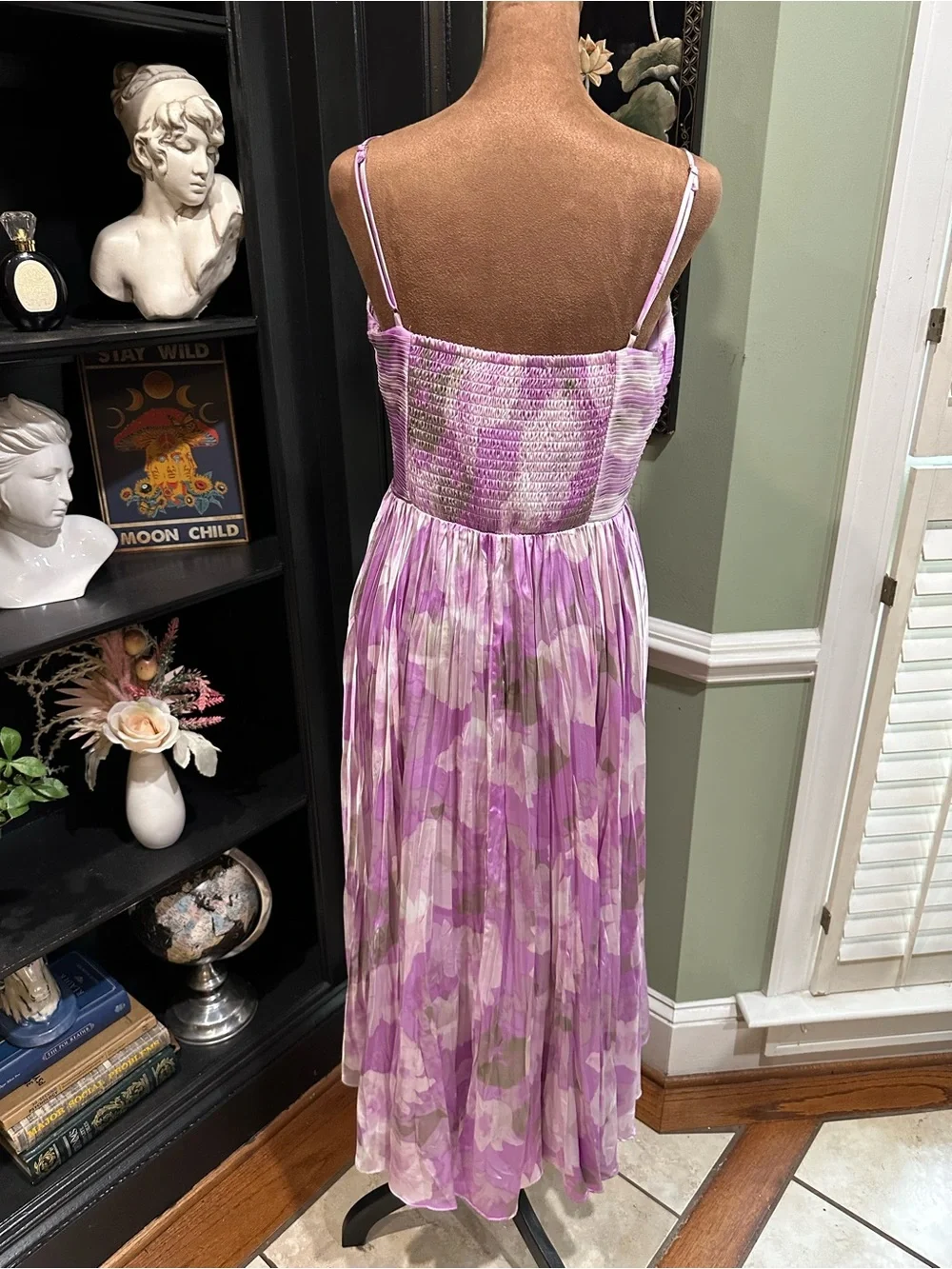 ASTR the Label “Maeve” Shadow Floral Pleated Midi Dress – Size Medium - Picture 8 of 14